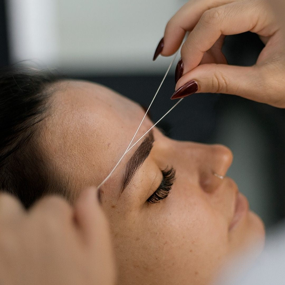 Depilación de cejas con hilo en San Isidro en Wapas San Isidro - servicio de depilacion