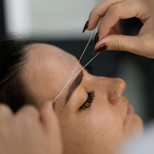 Depilación de cejas con hilo en San Isidro en Wapas San Isidro - servicio de depilacion