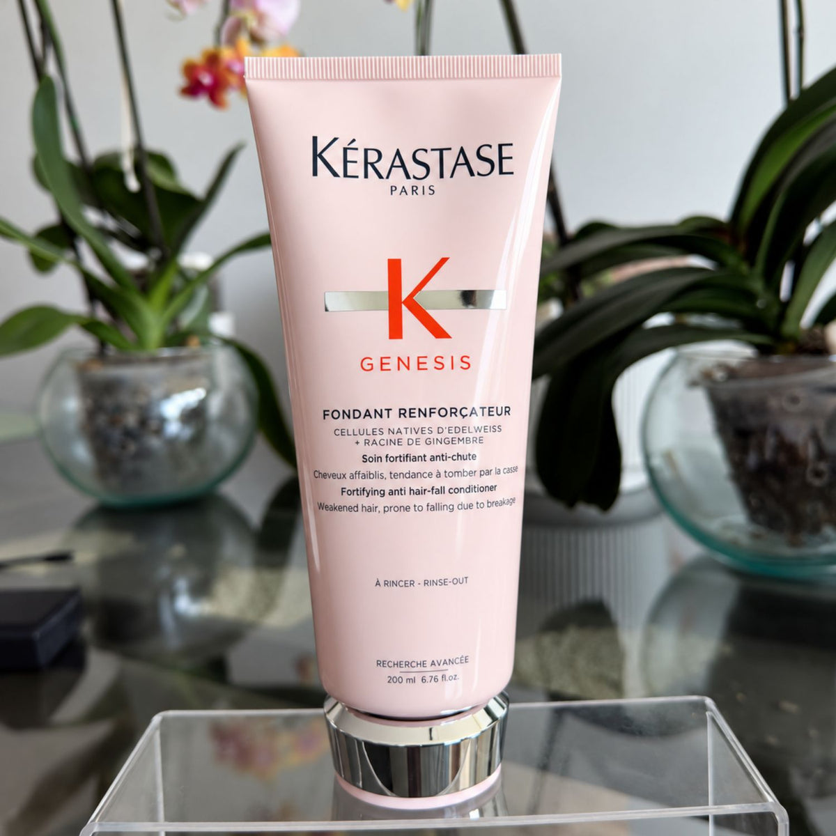 Acondicionador Kérastase Genesis Fondant Renforçateur 200 ml del pack Navidad