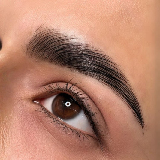 Tinte de cejas + Visagismo personalizado en San Isidro en Wapas San Isidro - servicio de cejas pestanas