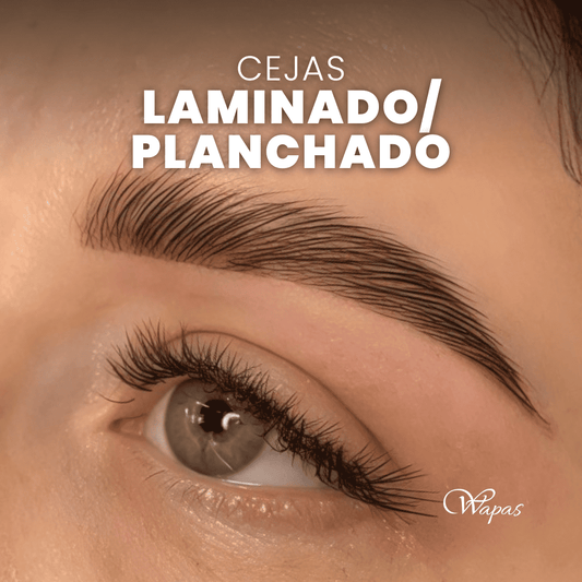 Cejas laminado/planchado en Wapas Salón (San Isidro, Lima, Perú): cejas peinadas, definidas y naturales con efecto lifting.