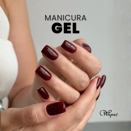 Manicura gel en San Isidro, Lima (Wapas Salón): uñas en gel color borgoña con acabado brillante y prolijo, ideal para una manicure duradera y elegante.