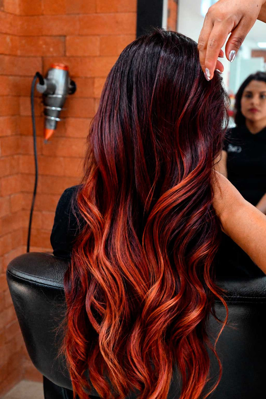 Coloración balayage y mechas en San Isidro Wapas GCC